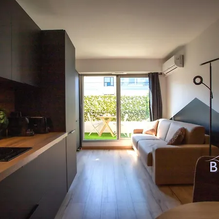 Daire Sunny Flat In Les Pins *